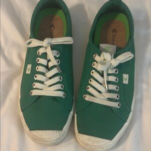 Cariuma Emerald Green Sneakers with White Accents